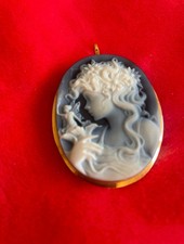 18ct Gold Blue Agate Cameo