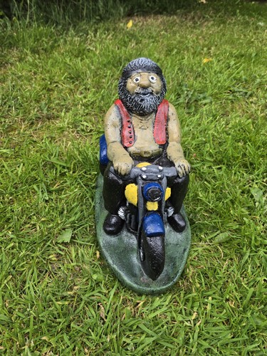 Motorbiker stone garden - motorbiker,