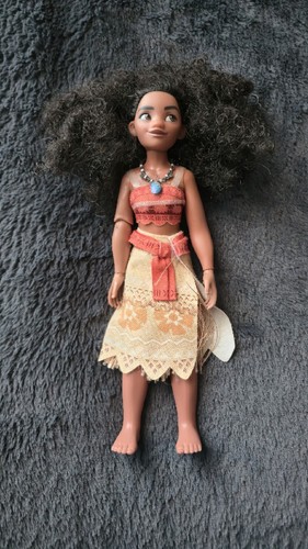 Disney store moana - disney,
