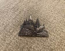 Universal Studios Wizarding World of Harry Potter Hogwarts Castle Pin Badge