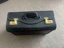 Used Black leather pilot case in good condition 