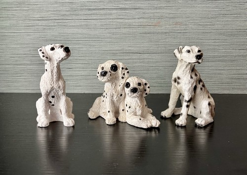 Lot stone critters - of,