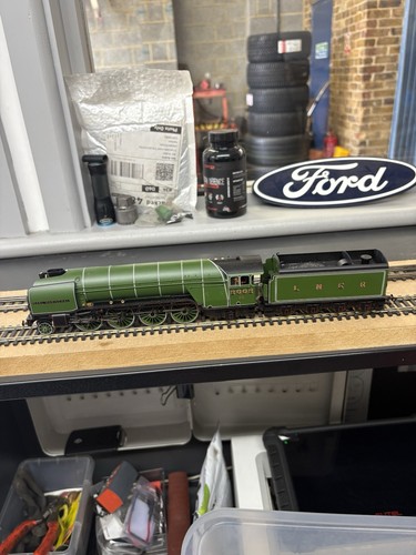 Hornby r30350ss lner class - hornby, p2