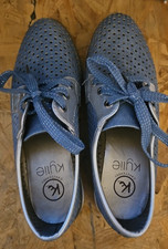 👠 Kylie Minogue “Crazy