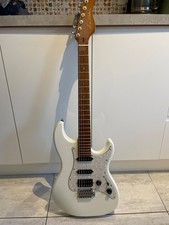 Larry Carlton Sire S7 in excellent condition.