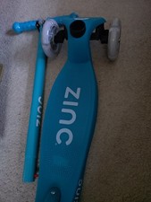 Zinc 3 Wheeled Light Up Strobe