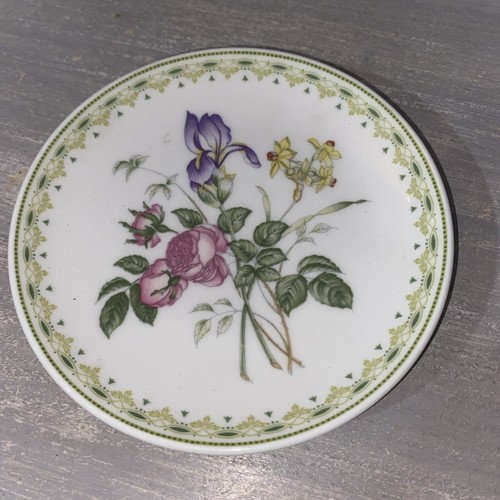 Royal doulton bone china - royal,