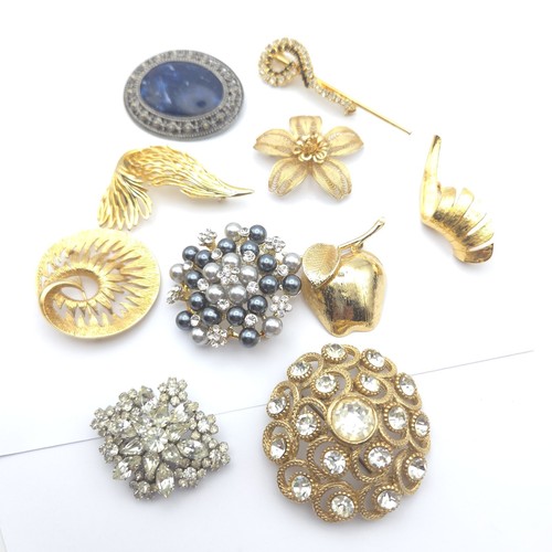 Vintage job lot brooches mixed - vintage,