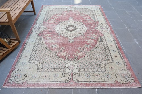 Vintage 8x8 ft rug - 5,8x8,9,