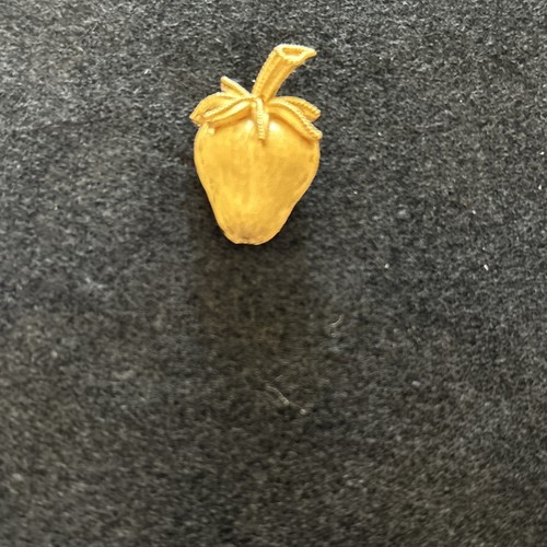 Crown trifari strawberry - trifari,