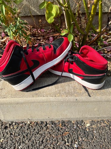 Nike air jordan mid - air, 1