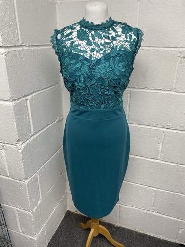 Apricot green lace overlay - green,