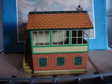 HORNBY O GAUGE No2 SIGNAL CABIN good plus