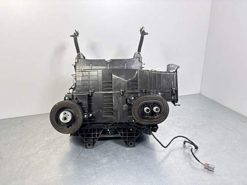 Land rover defender 2024 - land,