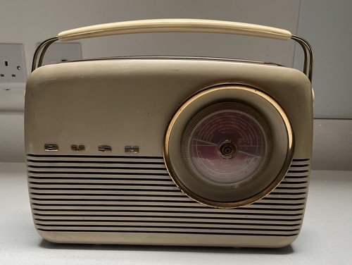 Vintage bush tr82b - bush, portable