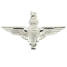 PARACHUTE REGIMENT KINGS CROWN SILVER CAP BADGE & BACKING PLATE