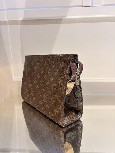 Louis vuitton makeup - louis, travel