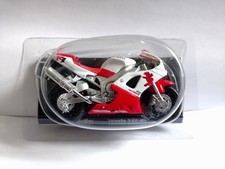 Maisto 1:18 Yamaha YZF-R1