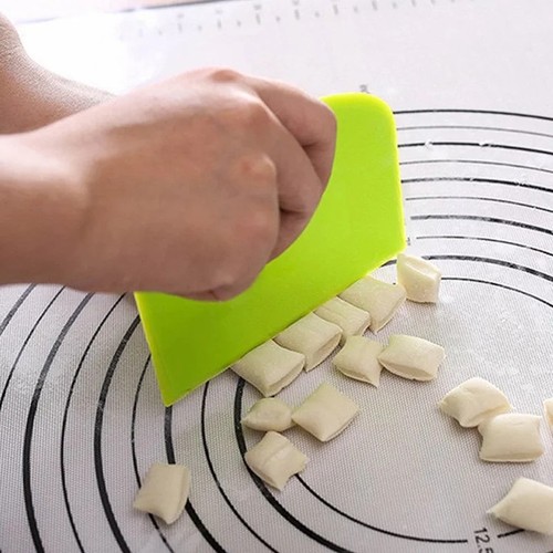 Flexible plastic dough cutter - flexible,