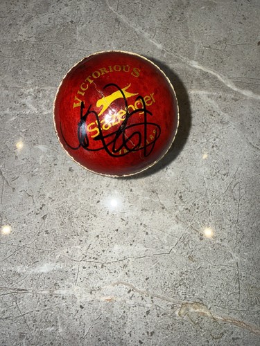 Joe root hand signed - root,
