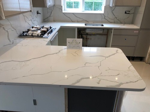 Calacatta quartz kitchen - quartz,