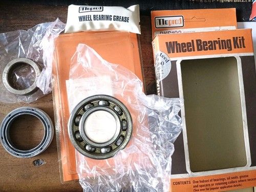Rear wheel bearing kit - rear, fits