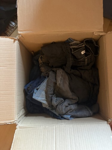 Pairs levi jeans - 10,