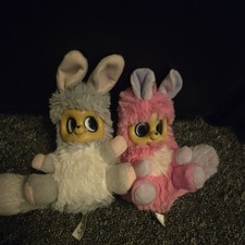 PAIR BUSH BABY WORLD 2017 MECHANICAL FINGER MOVEMENT GOLDEN BEAR