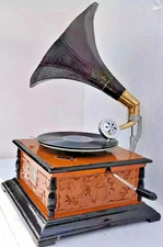 Vintage Gramophone – Fully Functional Wind-Up Phonograph Record Player
