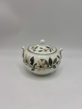 Wedgwood England Fine Bone China Beaconsfield lidded Sugar Set