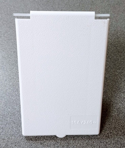 Mains inlet outlet - mains, white