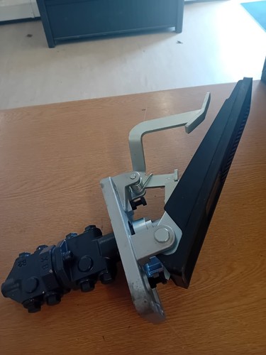 Foot brake valve n - foot, p/n