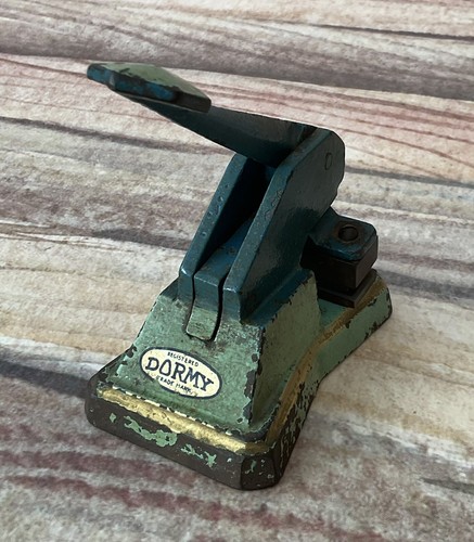 Vintage cast iron dormy - iron, letter