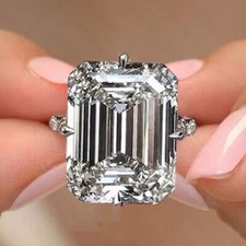 15.50Ctw Emerald Moissanite