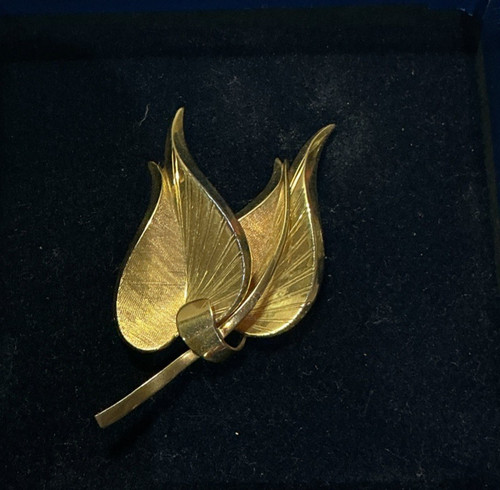 Vintage 1970 gold - , leaf