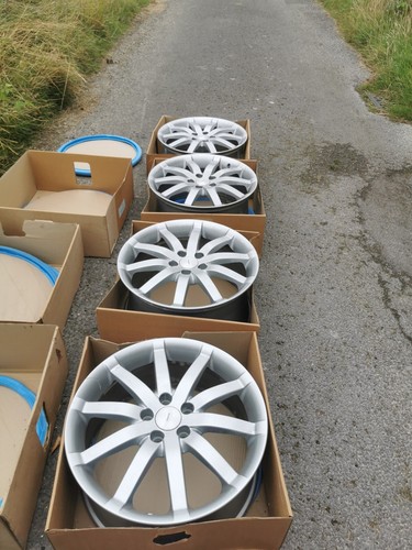 Aston martin wheels - aston,