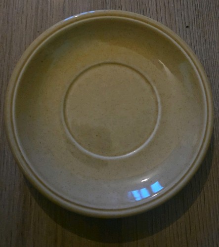 Saucers in mustard sand - saucers, 5.5