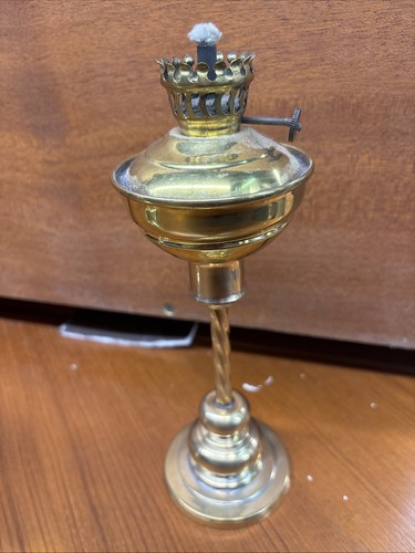 Vintage brass oil lamp heavy - oil,