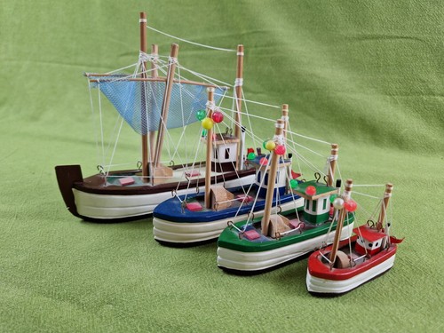 Wooden fishing trawler - 4,