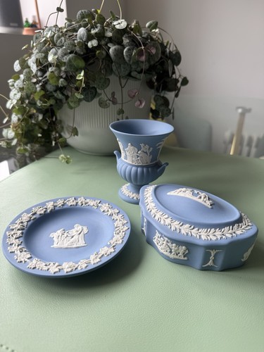 Wedgwood jasperware pale - jasperware,