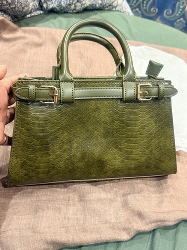 Green embossed faux leather - green,