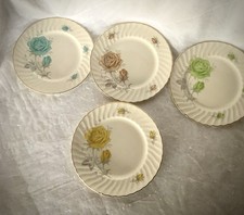4 Cups, Saucers & Side Plate