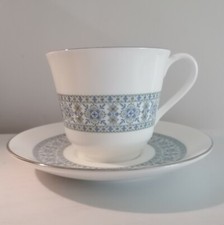 Blue and white pattern Royal