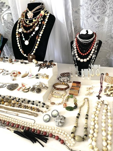Jewelry addicts vintage - jewelry,