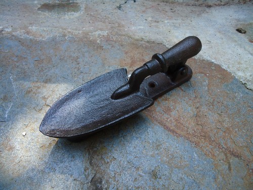 Trowel door knocker - trowel,