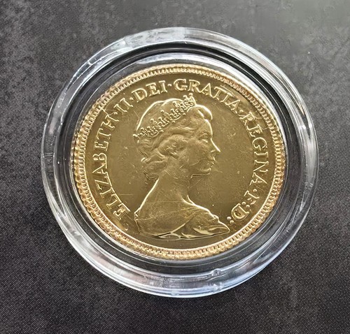 1982 gold half sovereign coin - gold,