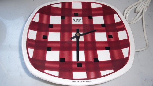 Green gingham clock - tg,