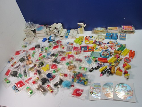 Vintage kelloggs cereal toy - cereal,