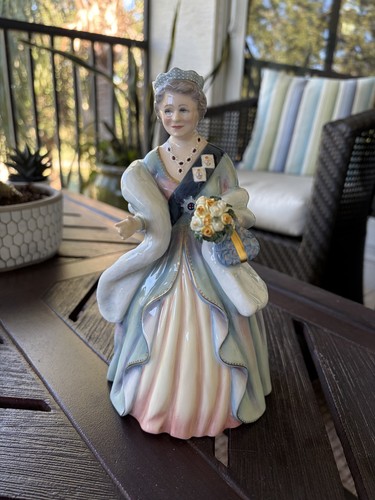 Royal doulton 3189 queen - royal, hn