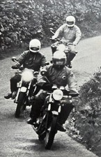 SUZUKI GT250A v KAWASAKI KH250